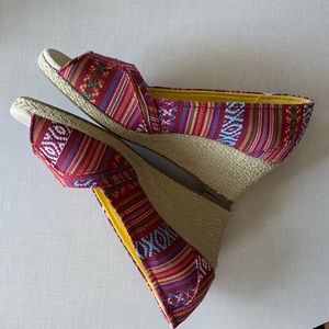 Sonoma Espadrille Wedges. Size 9